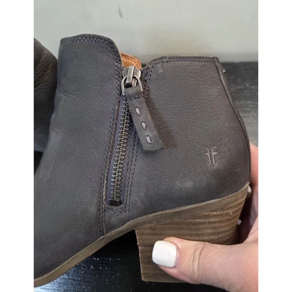 Frye Women's Judith Double Zip Grqy Ankle Booties, Size 7.5 M, 2.5